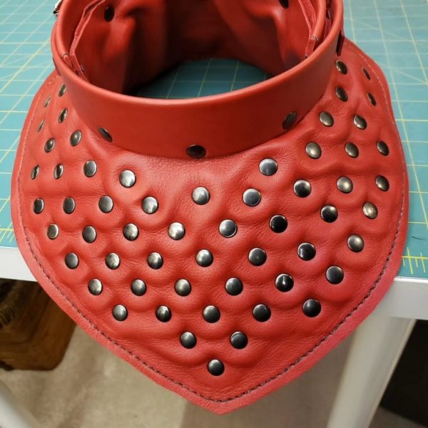Red and steel Burgundian gorget