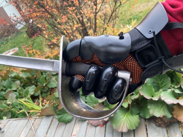 Black Prince gauntlets - Image 4