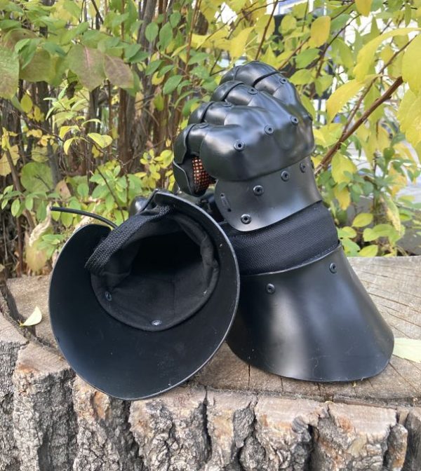 Black Prince gauntlets - Image 2